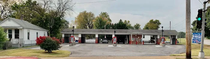 Splish Splash Car Wash* Picture 7