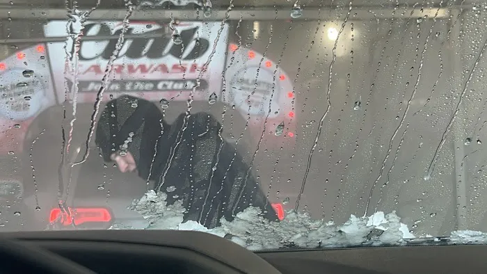 Club Car Wash Picture 4