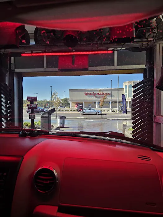 Club Car Wash Picture 10