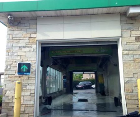 Giant Amoco Car wash