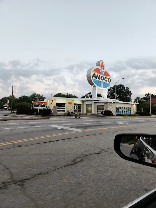 Giant Amoco Car wash Picture 8