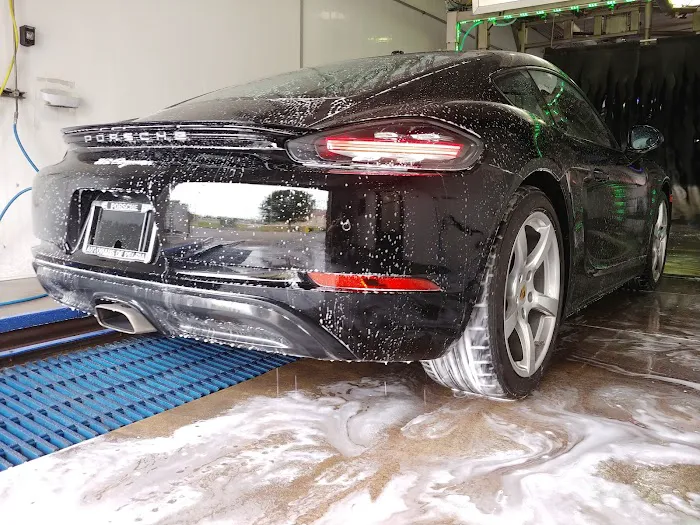 Autobahn Car Wash & Detail Picture 7
