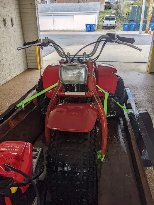 Mid-Town Car Wash Picture 1