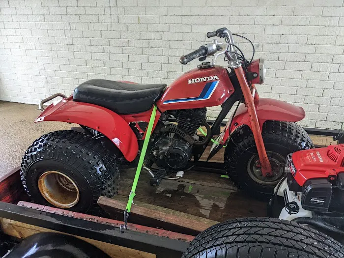 Mid-Town Car Wash Picture 2