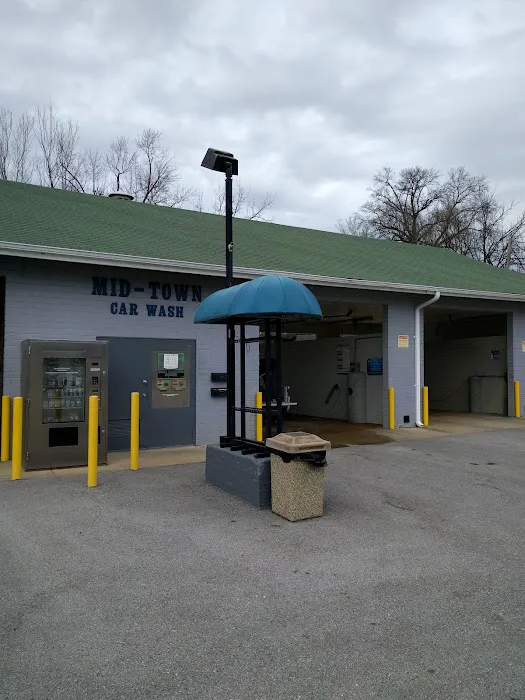 Mid-Town Car Wash Picture 5