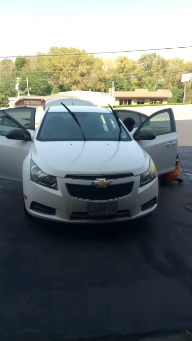 Mi-T-Clean Carwash and Detail Shop Picture 1