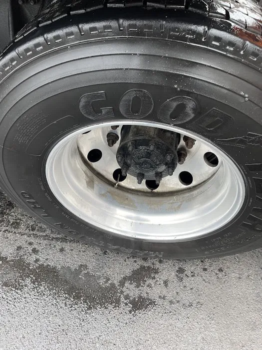 Truck and Fleet Wash of St. Louis Picture 5