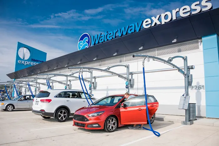 Waterway Carwash Picture 3