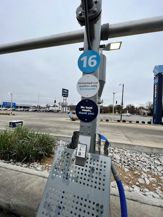 Waterway Carwash Picture 8