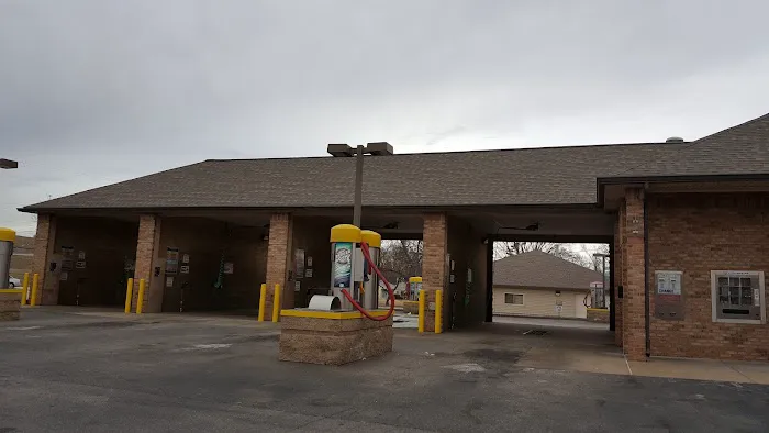 Airport Car Wash Picture 4