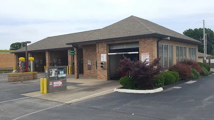 Airport Car Wash Picture 5