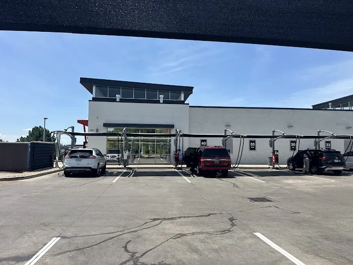 Club Car Wash Picture 4