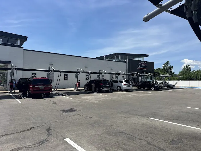 Club Car Wash Picture 5