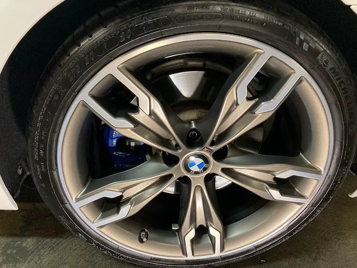 Complete Auto Wash & Wax Picture 5