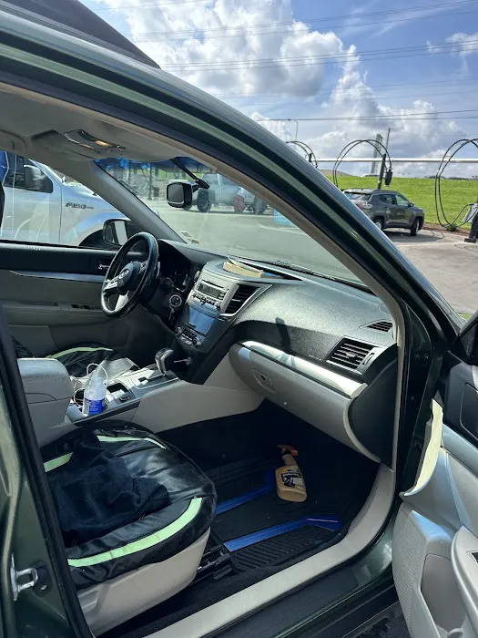 Club Car Wash Picture 9