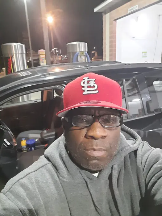 Wash 'N Go Car Wash Picture 1