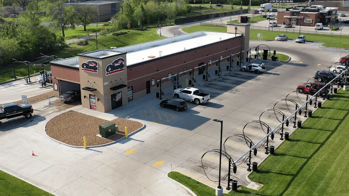 Club Car Wash Picture 3