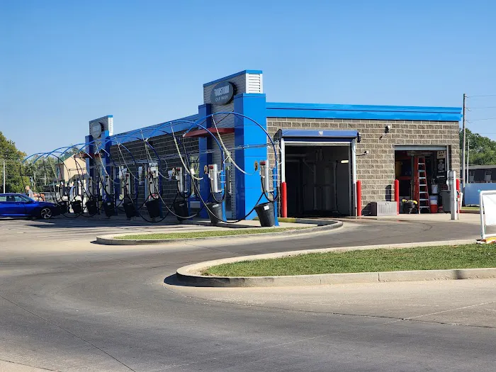 Rainstorm Car Wash Picture 9