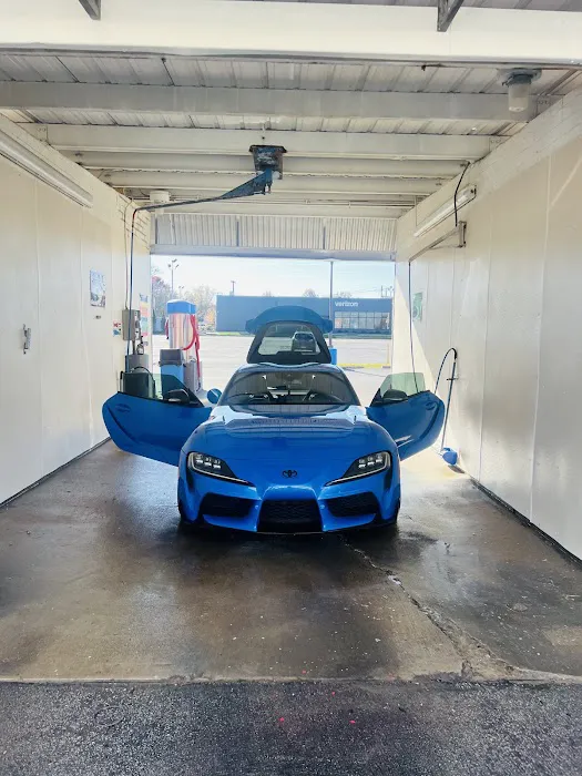 D's Auto Wash Picture 4