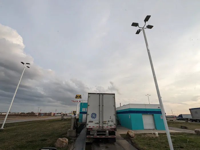 Blue Beacon Truck Wash of Pontoon Beach, IL Picture 4