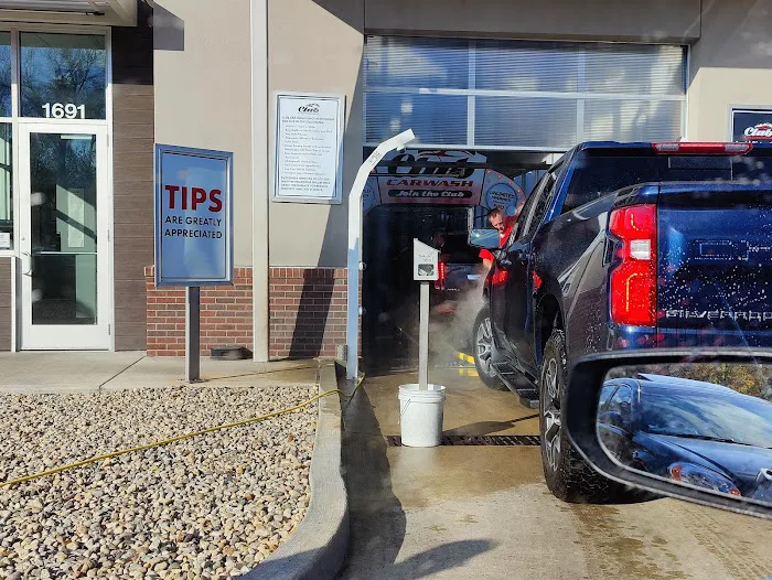 Club Car Wash Picture 1