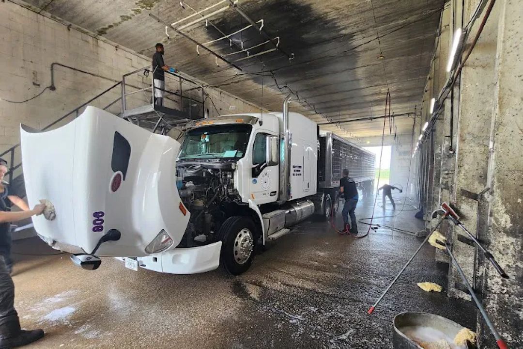 Quality Truck Washes - Troy, IL