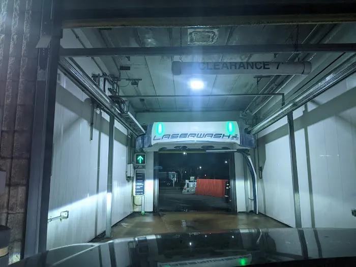 Scott AFB Car Wash Picture 4