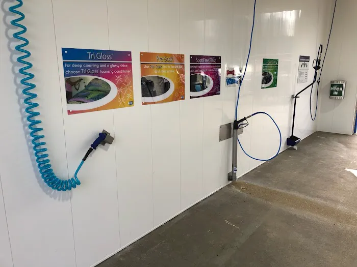 Troy's Finest Car & Pet Wash Picture 1