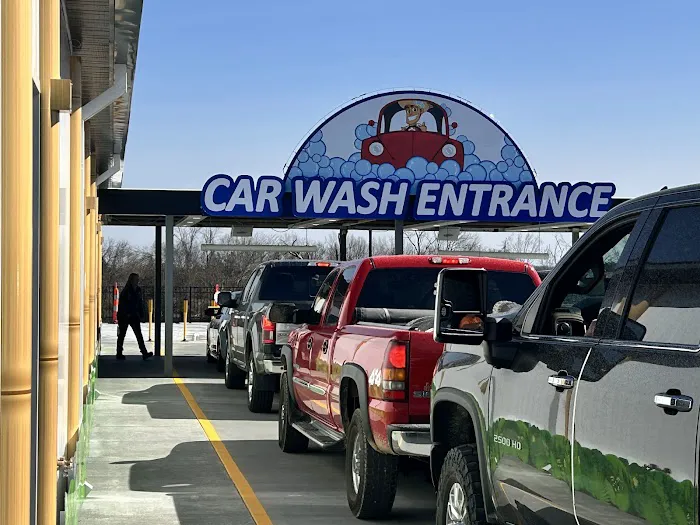 Aqua Adventure Super Wash - Express Tunnel Perryville Picture 1