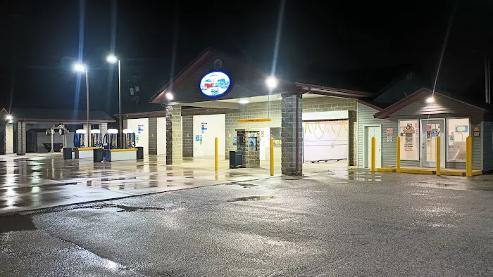 Classic Car Wash Picture 1