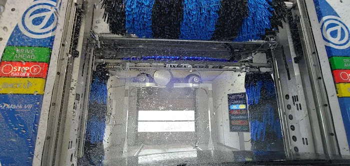 Highland Auto Wash Picture 3