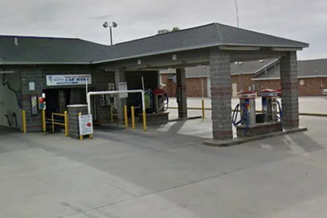 Breese Spot Free Car Wash