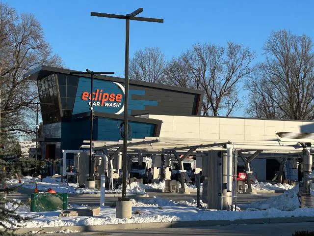 Eclipse Car Wash Picture 4