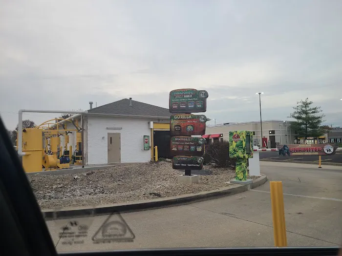 Gorilla Express Auto Wash - Godfrey Picture 1