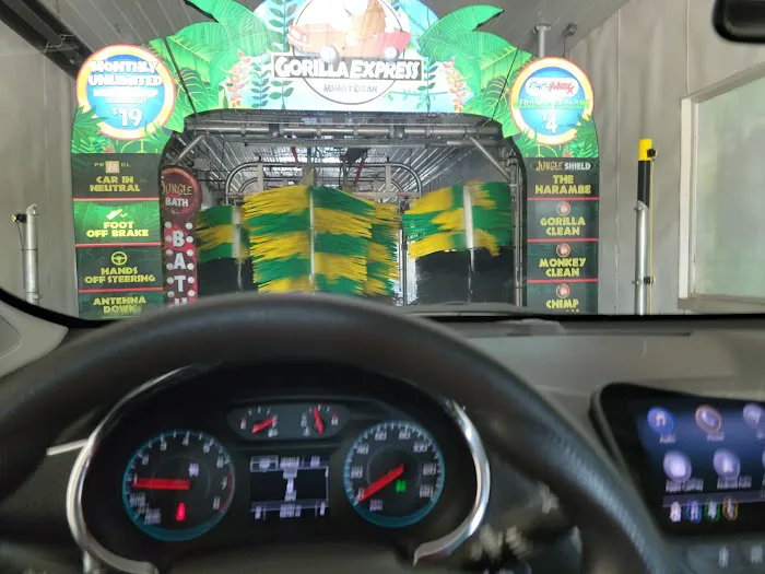 Gorilla Express Auto Wash - Godfrey Picture 6