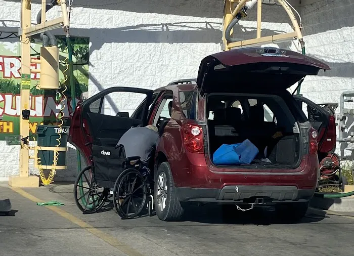 Gorilla Express Auto Wash - Godfrey Picture 10