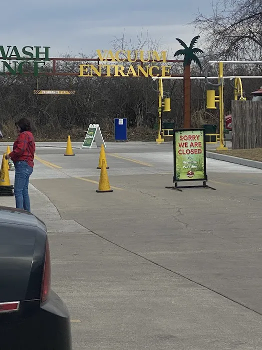 Gorilla Express Auto Wash - Godfrey Picture 8