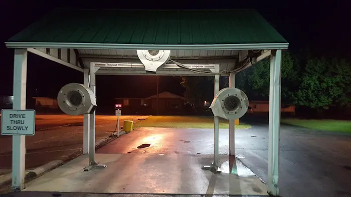 Wash And Go Car Wash Picture 2