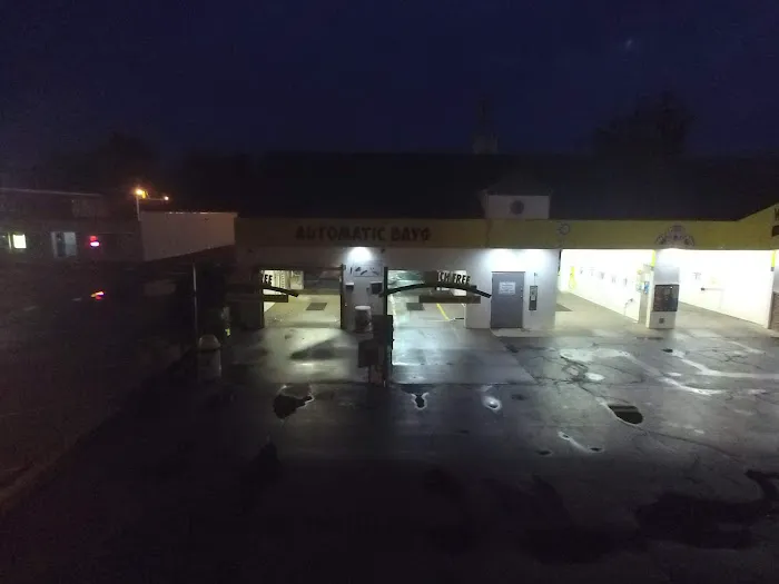 Wash And Go Car Wash Picture 9