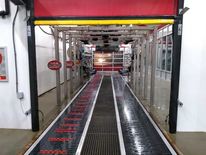 Finish Line Car Wash Picture 4