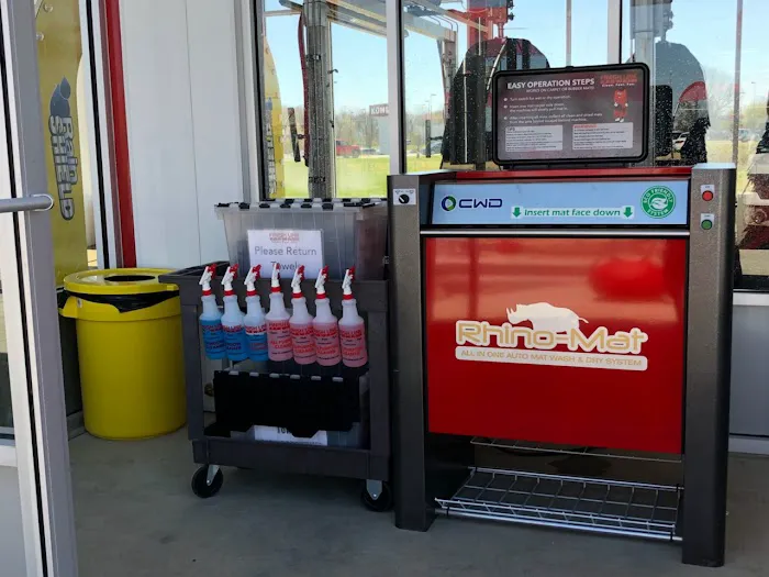 Finish Line Car Wash Picture 5