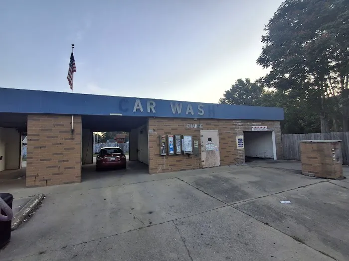 Bdogs Car Wash Picture 2