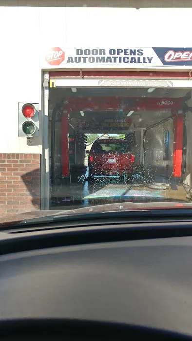 Rapid Roy's Car Wash Picture 6