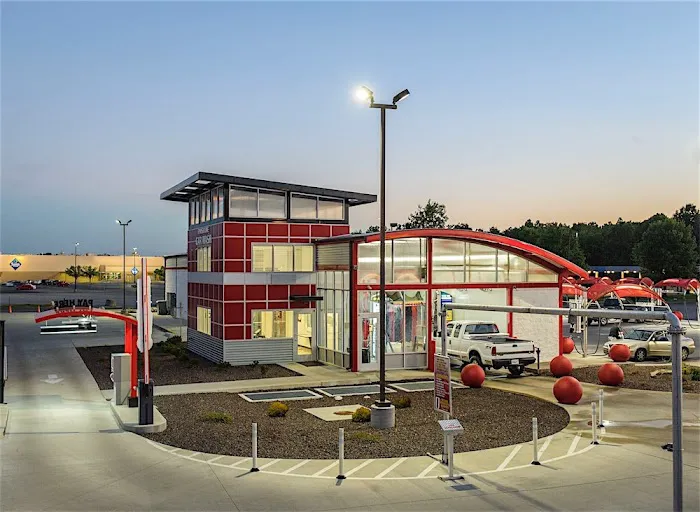 Finish Line Car Wash Picture 3