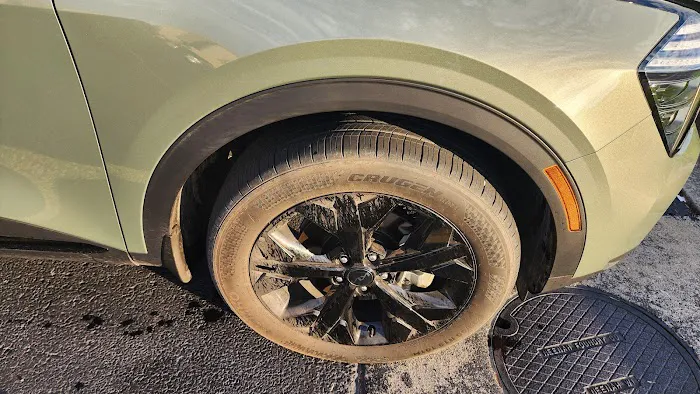 Finish Line Car Wash Picture 7