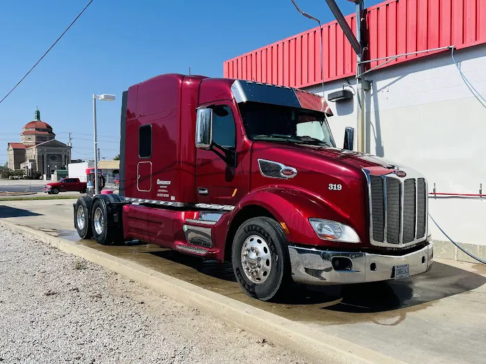 Squeaky Clean Car Wash Picture 2