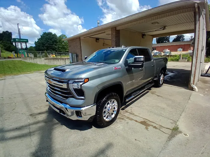 Vivid Car Wash Picture 3