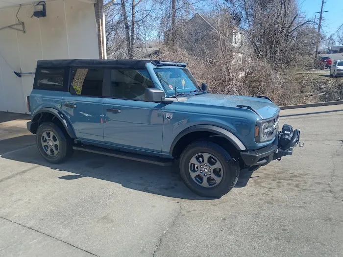 Vivid Car Wash Picture 4