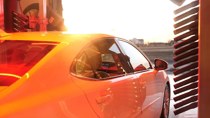 Club Car Wash Picture 3