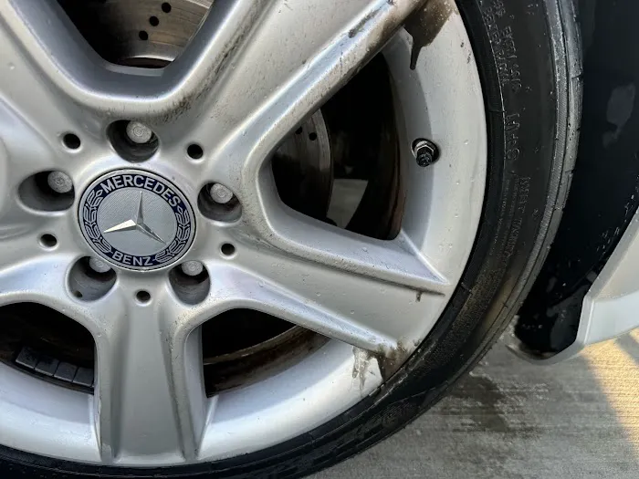 Club Car Wash Picture 9